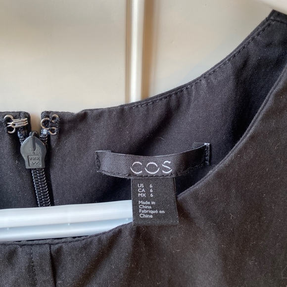 COS Minimalist top - Picture 2 of 5